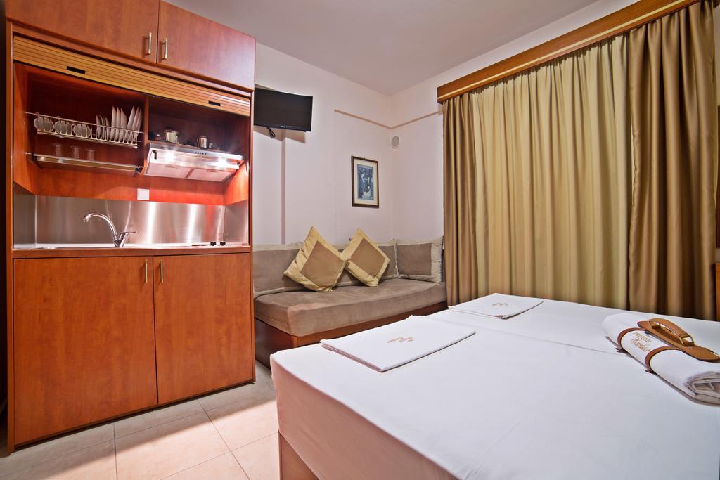 Pioneer Excelsior Rooms Paralía Exterior foto