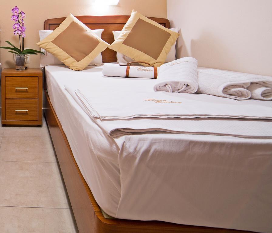 Pioneer Excelsior Rooms Paralía Exterior foto